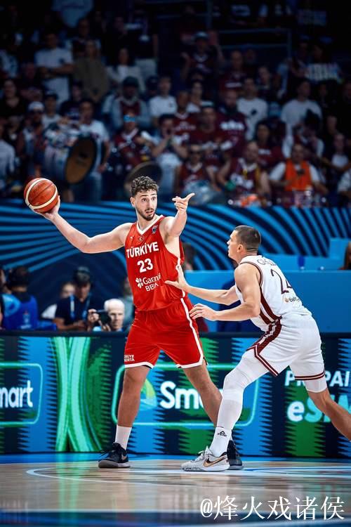 申京22+15 火箭险胜快船